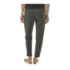 Patagonia Light and Lined Studio Pant Medium (Carbon green)